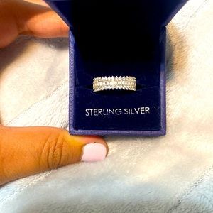 Women silver ring